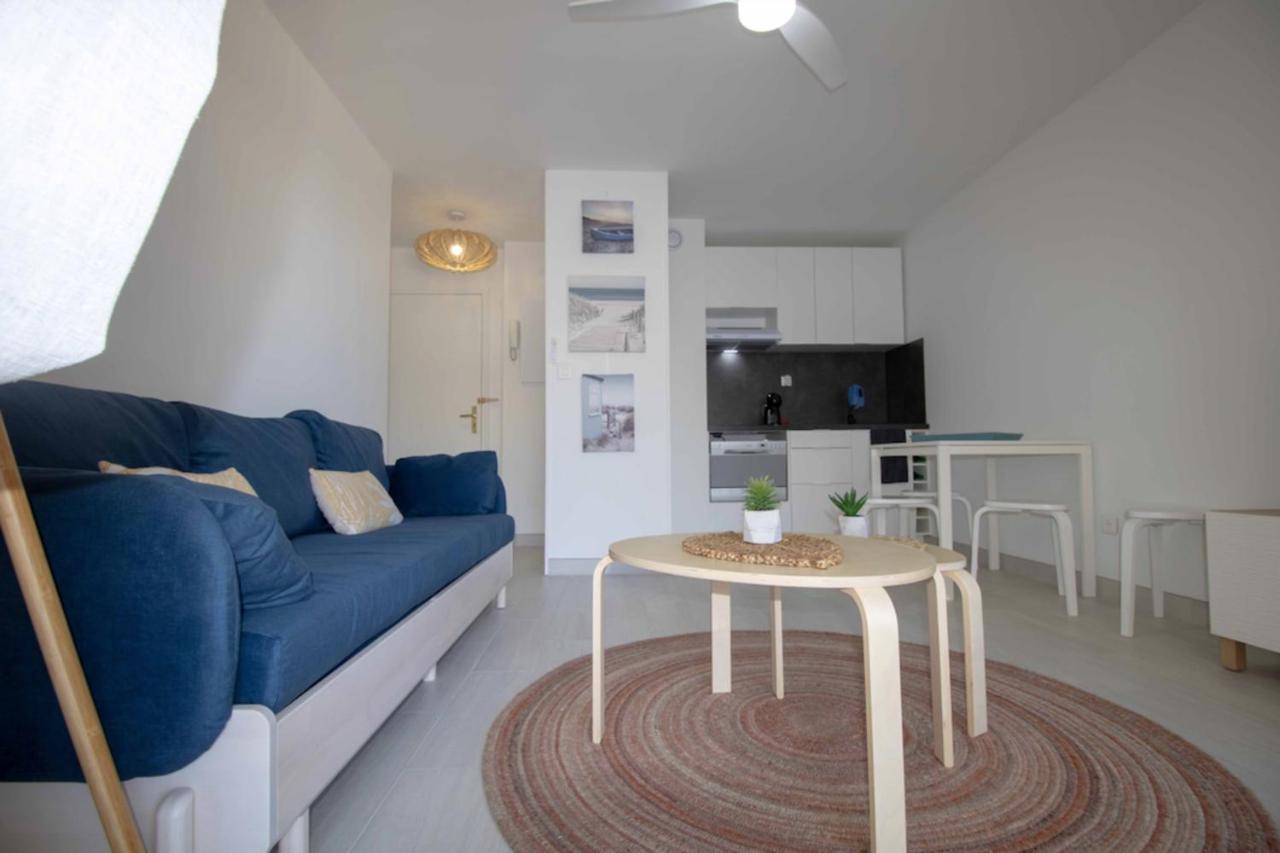 LUMINEUX Apt de 32 m renové PROCHE de la VILLE Fréjus Extérieur photo