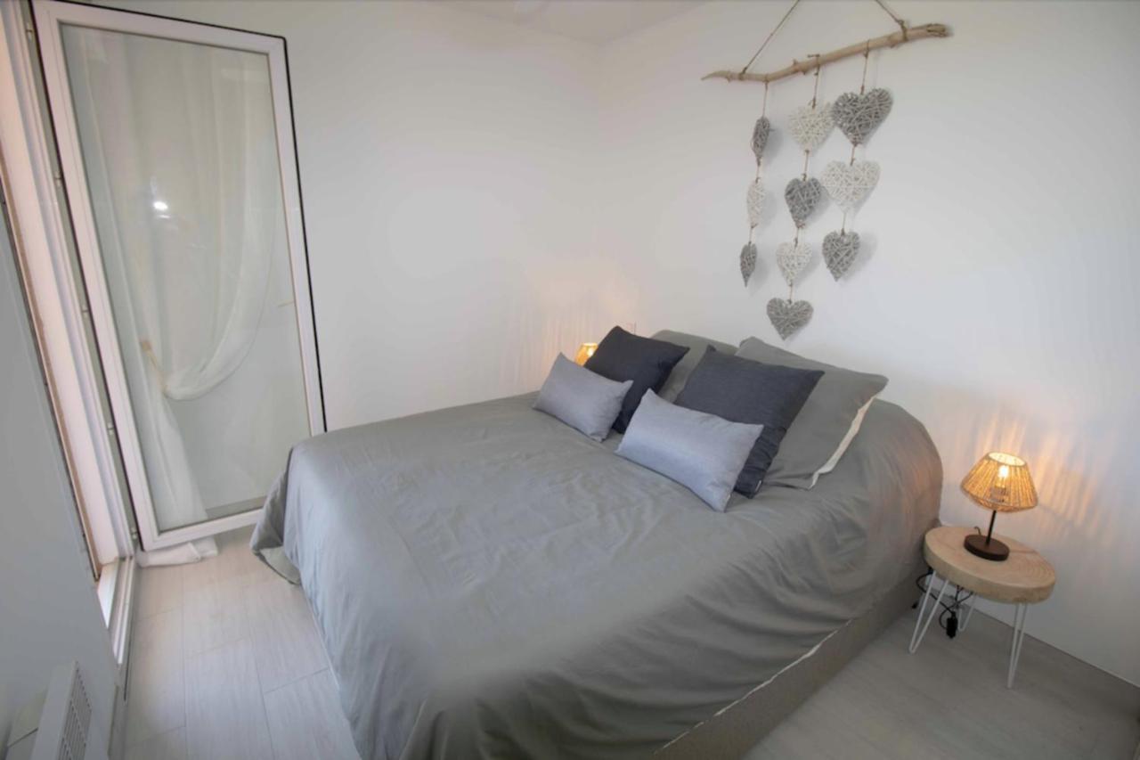 LUMINEUX Apt de 32 m renové PROCHE de la VILLE Fréjus Extérieur photo